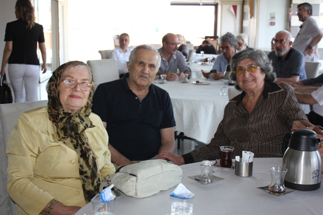 Behice Bayri, Necati Uğrkan ve Ayhan Uğurkan birlikteler.